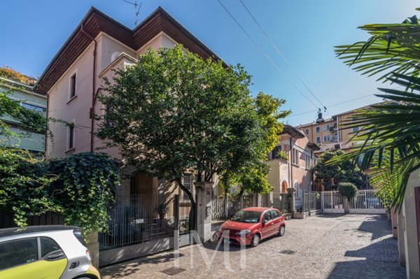 casa indipendente in vendita a Milano in zona Città Studi