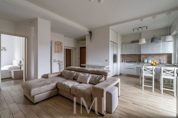 appartamento in vendita a Milano in zona Lorenteggio
