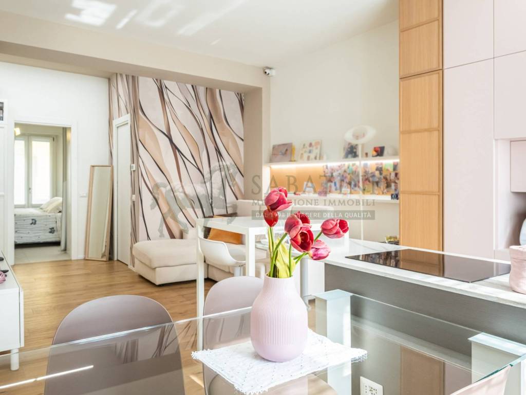 appartamento in vendita a Milano in zona Porta Nuova