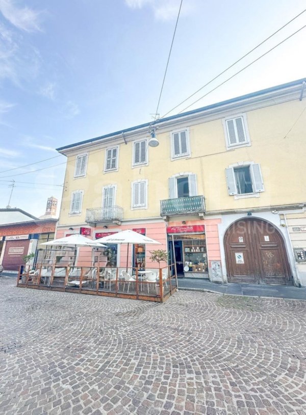 appartamento in vendita a Milano in zona Baggio