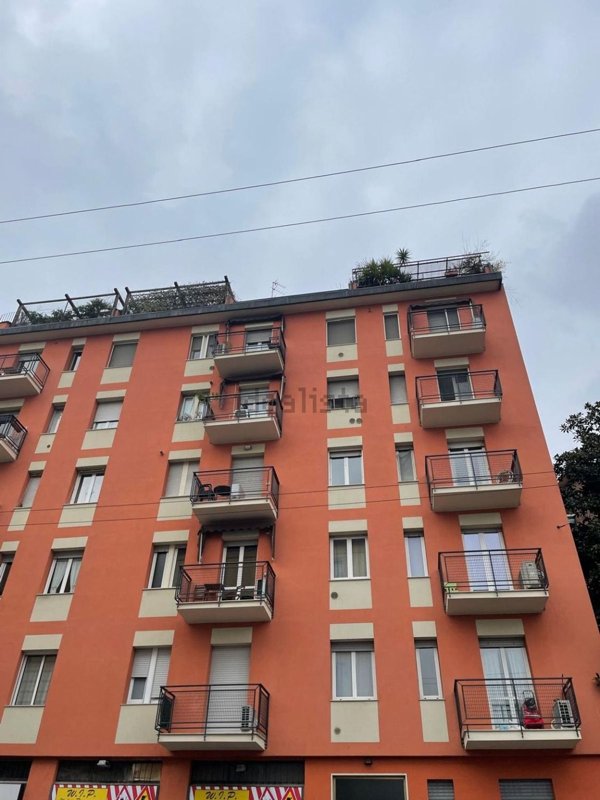 appartamento in vendita a Milano in zona Lorenteggio