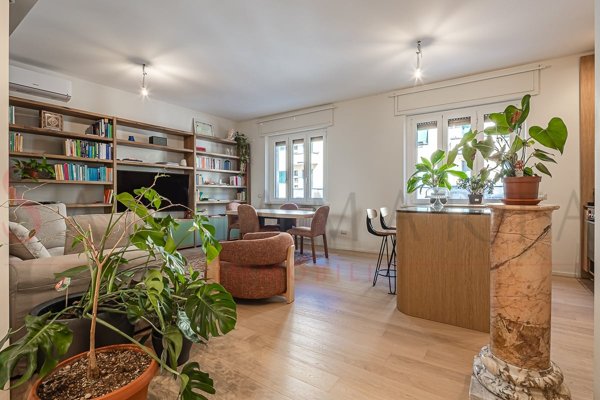 appartamento in vendita a Milano in zona Isola