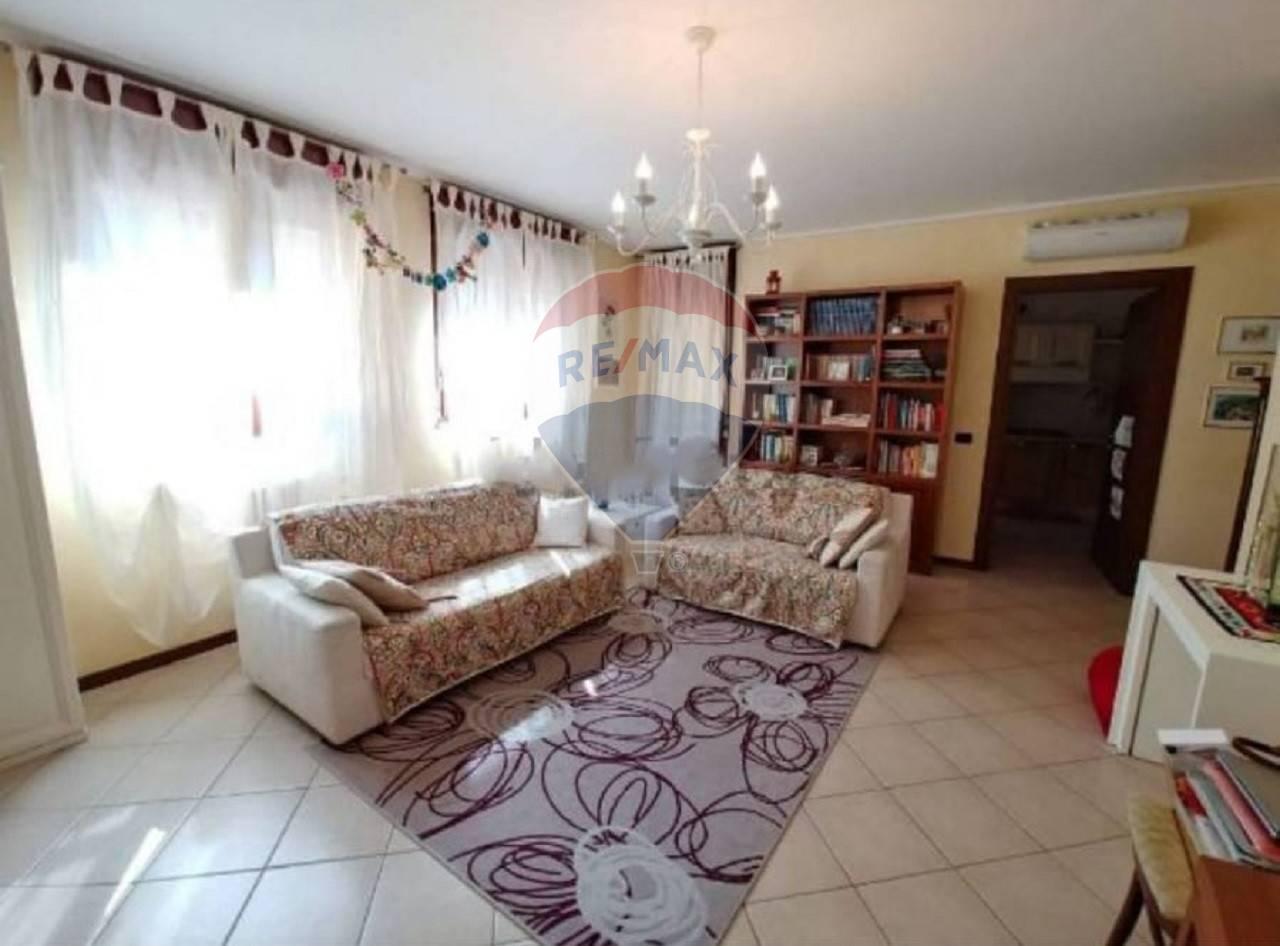 appartamento in vendita a Milano in zona Ponte Lambro