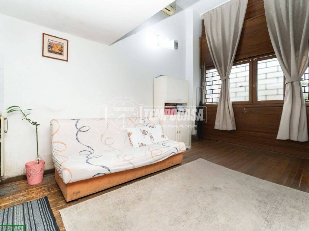 appartamento in vendita a Milano in zona Crescenzago