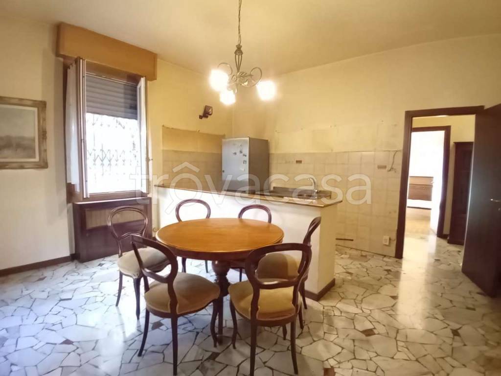 appartamento in vendita a Milano in zona Lorenteggio