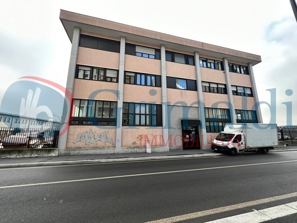 ufficio in vendita a Milano in zona Affori