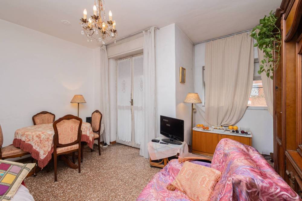 appartamento in vendita a Milano in zona Chiesa Rossa