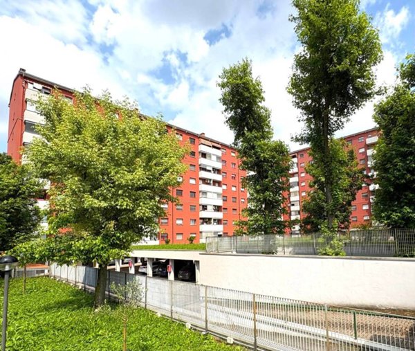 appartamento in vendita a Milano in zona Gallaratese