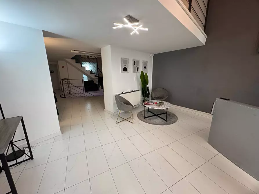 ufficio in vendita a Milano in zona Cadorna