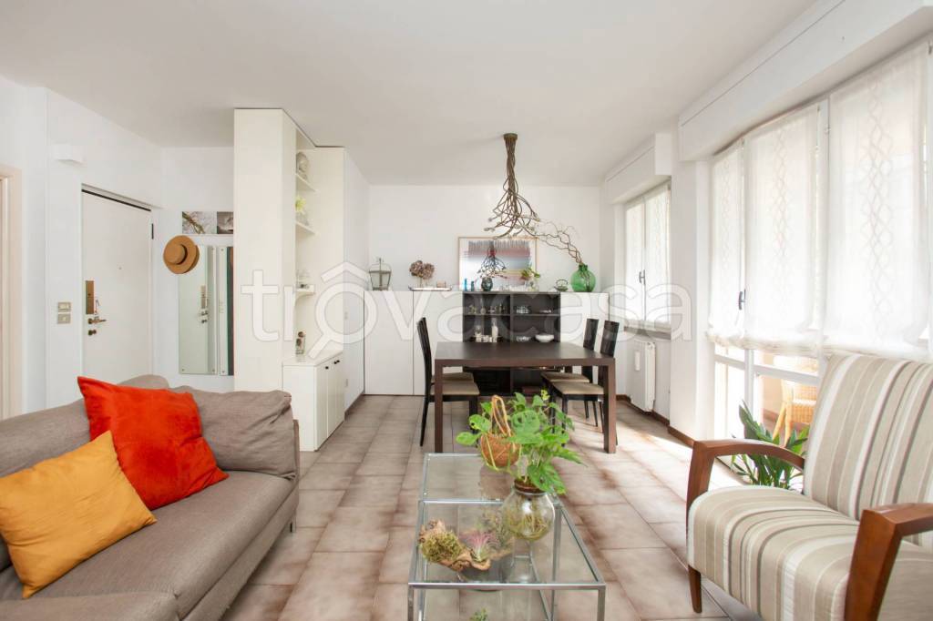 appartamento in vendita a Milano in zona Feltre