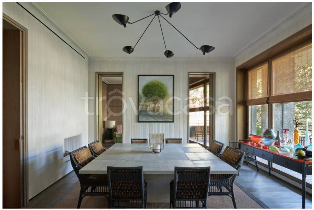 appartamento in vendita a Milano in zona Sant'Ambrogio