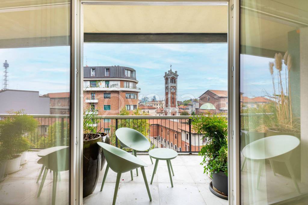 appartamento in vendita a Milano in zona Sempione