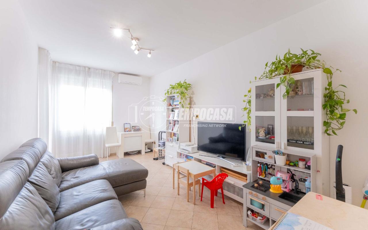 appartamento in vendita a Milano in zona Quarto Oggiaro