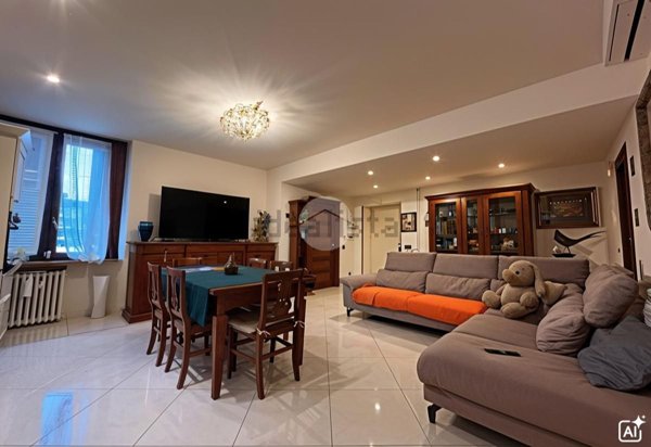 appartamento in vendita a Milano in zona Dergano