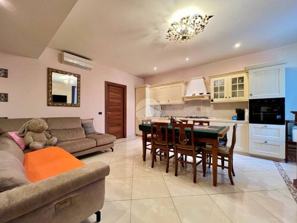 appartamento in vendita a Milano in zona Dergano