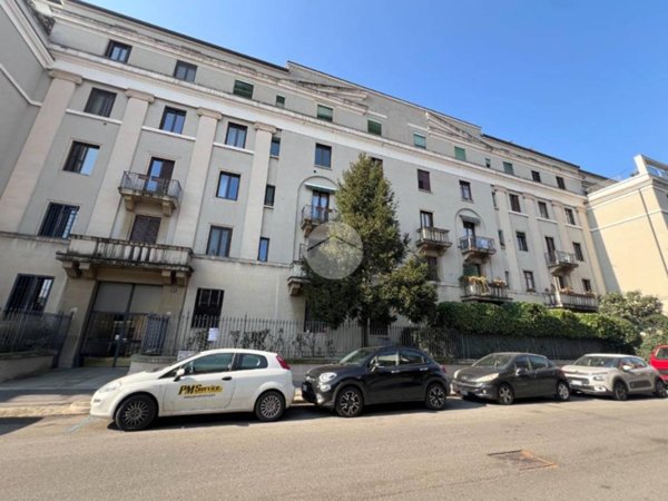 appartamento in vendita a Milano in zona Dergano