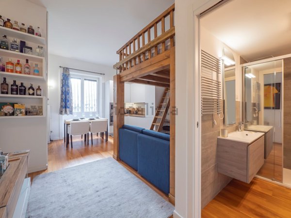 appartamento in vendita a Milano in zona Sant'Ambrogio