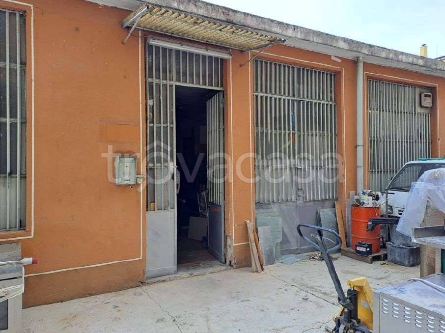 negozio in vendita a Milano in zona Bruzzano