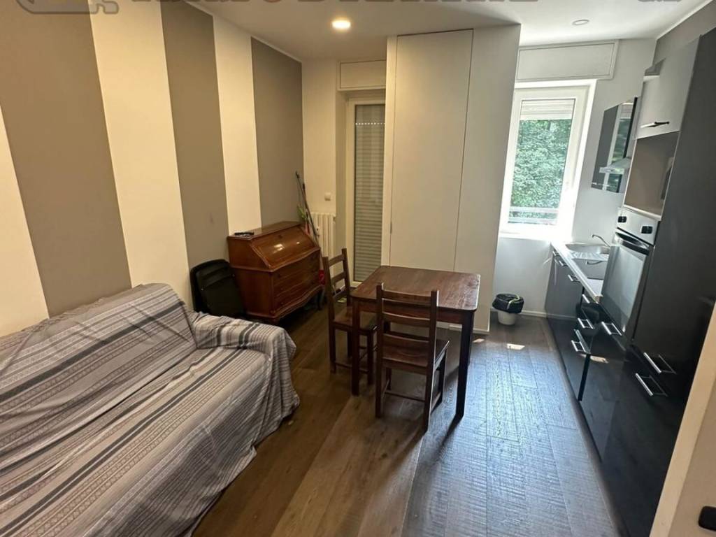 appartamento in vendita a Milano in zona Famagosta