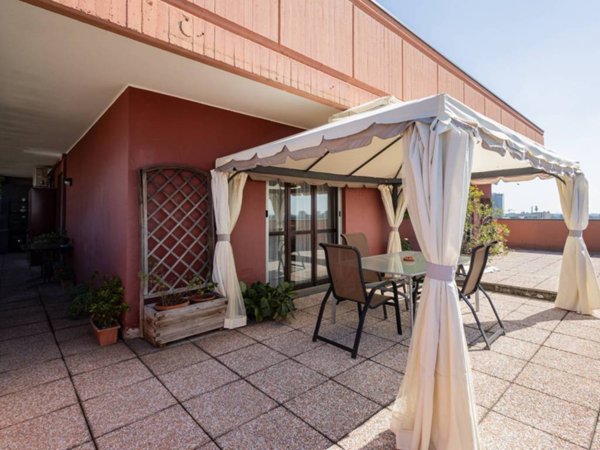 appartamento in vendita a Milano in zona Stadera