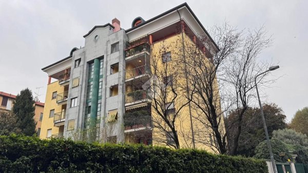 appartamento in vendita a Milano in zona Piazzale Lodi