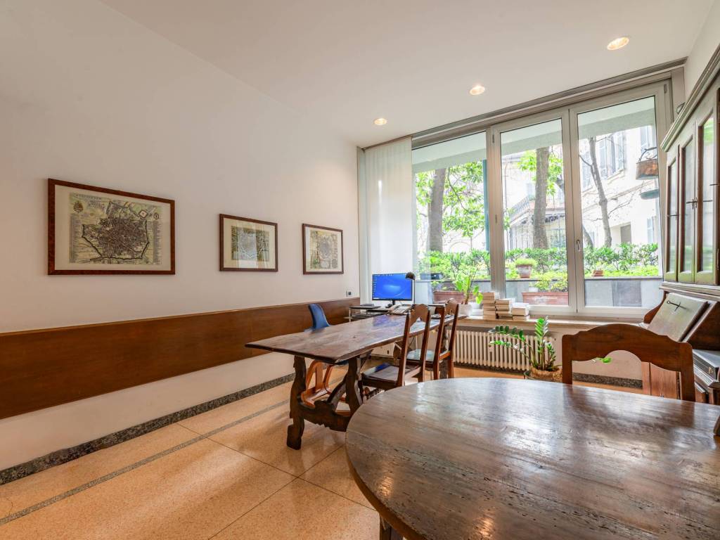 ufficio in vendita a Milano in zona Centro Storico