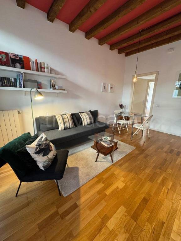 appartamento in vendita a Milano in zona Centro Direzionale