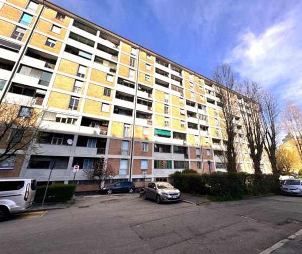 appartamento in vendita a Milano in zona Gallaratese