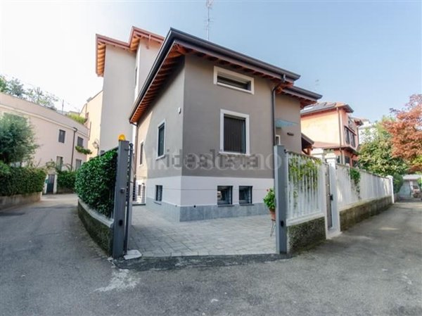 casa indipendente in vendita a Milano in zona Isola