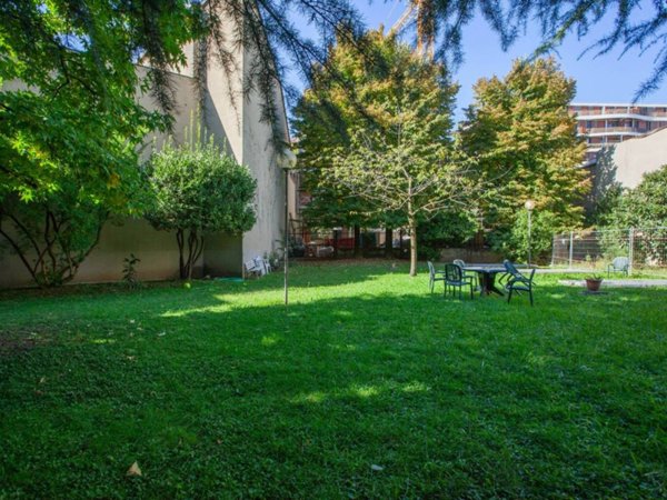 appartamento in vendita a Milano in zona Isola