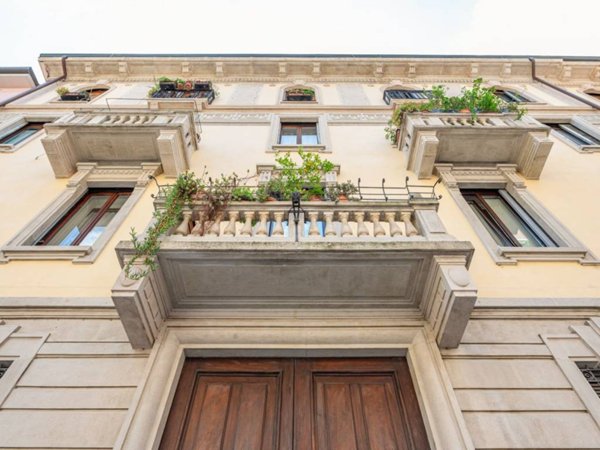 appartamento in vendita a Milano in zona Isola