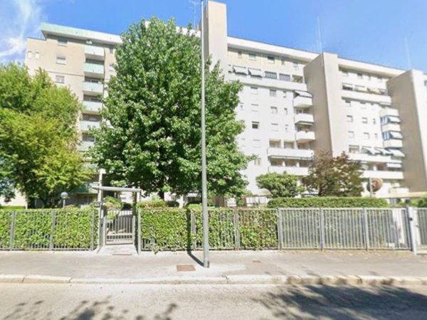 appartamento in vendita a Milano in zona Famagosta