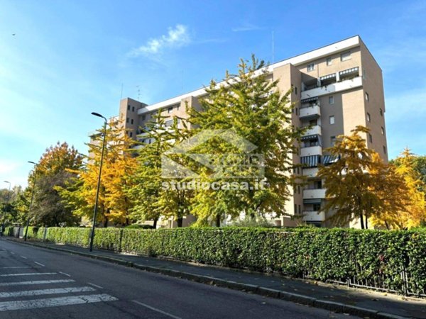 appartamento in vendita a Milano in zona Famagosta