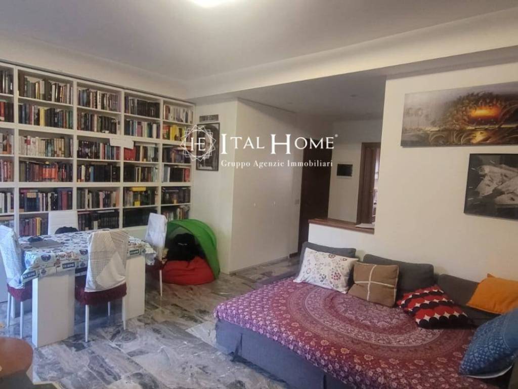 appartamento in vendita a Milano in zona Lorenteggio