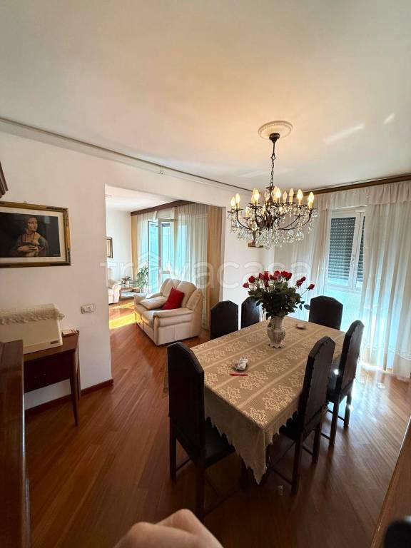 appartamento in vendita a Milano in zona Famagosta