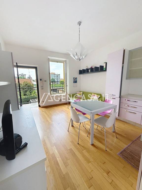 appartamento in vendita a Milano in zona Porta Genova