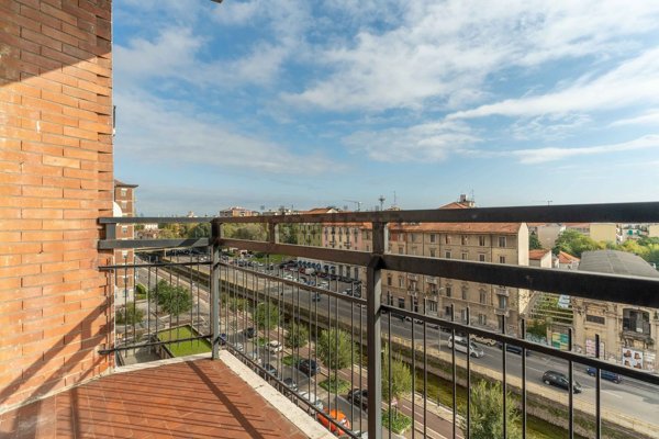 appartamento in vendita a Milano in zona Famagosta