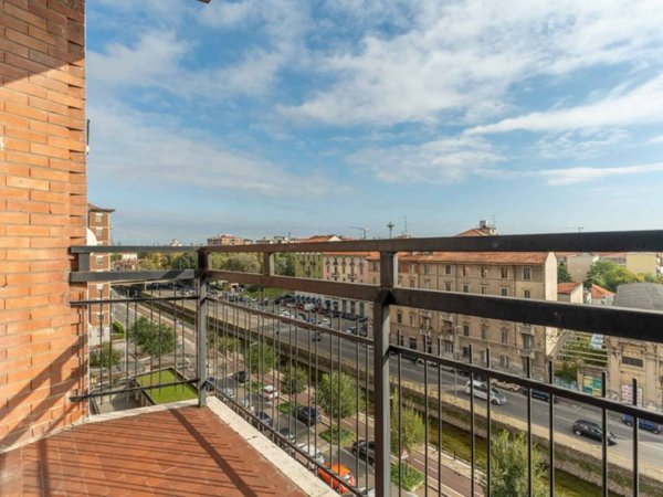 appartamento in vendita a Milano in zona Famagosta