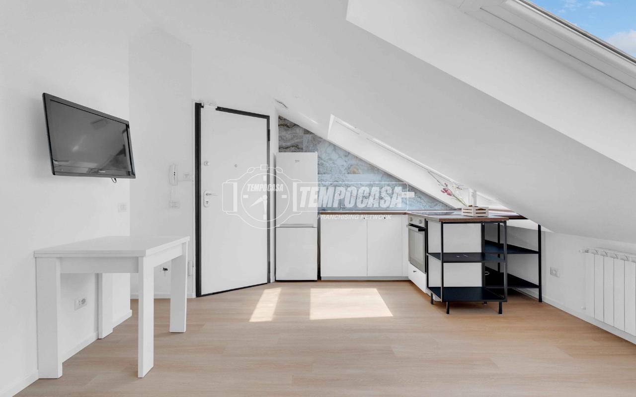 appartamento in vendita a Milano in zona Morivione