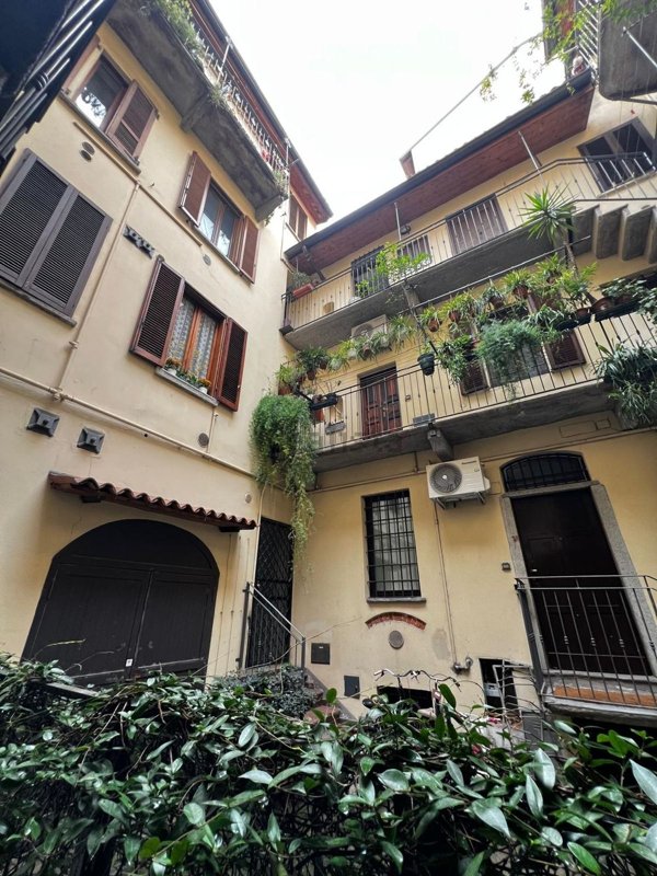 appartamento in vendita a Milano in zona Bocconi