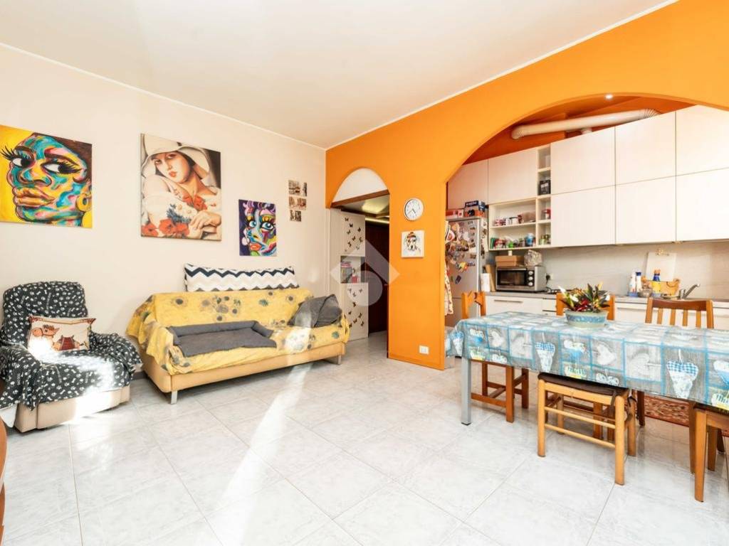appartamento in vendita a Milano in zona Barona