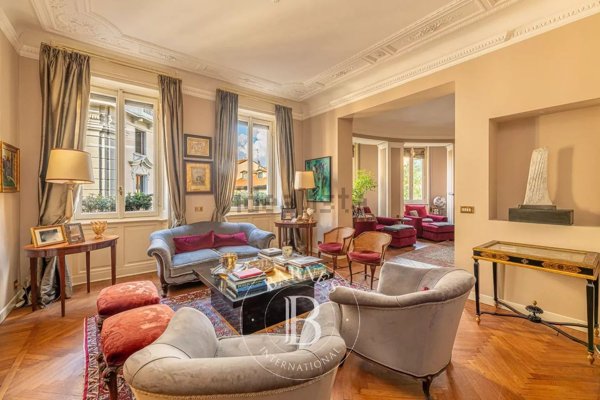 appartamento in vendita a Milano in zona Sempione