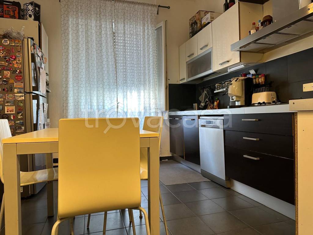 appartamento in vendita a Milano in zona Gorla