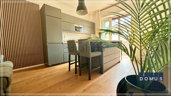 appartamento in vendita a Milano in zona Lorenteggio