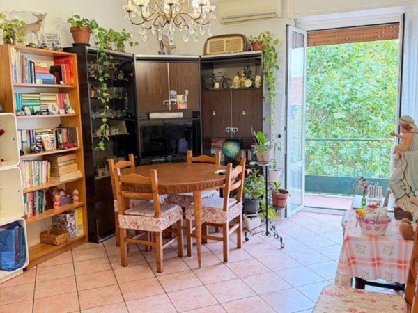 appartamento in vendita a Milano in zona Lorenteggio