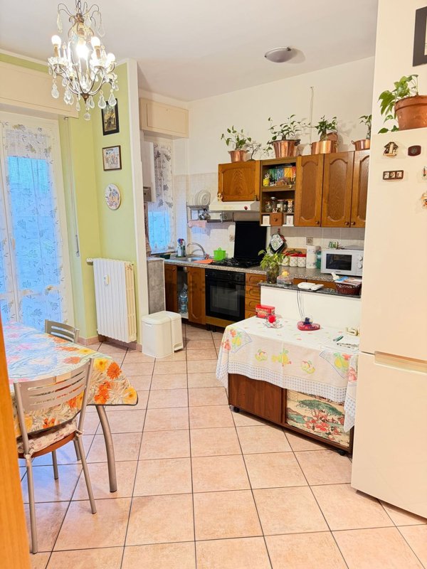 appartamento in vendita a Milano in zona Lorenteggio