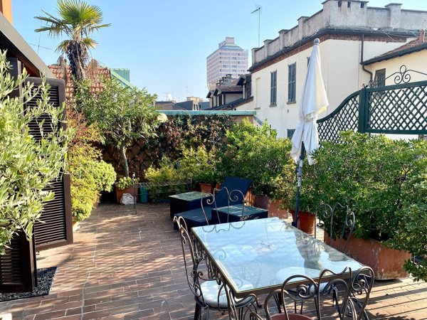 appartamento in vendita a Milano in zona Sant'Ambrogio