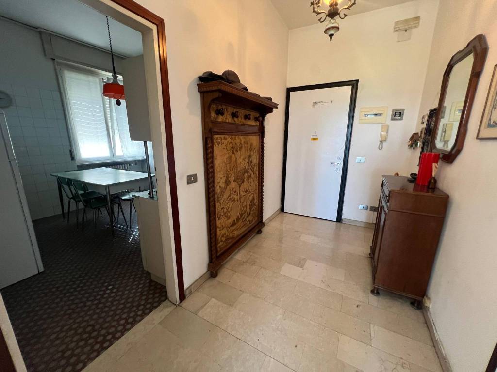 appartamento in vendita a Milano in zona Gorla