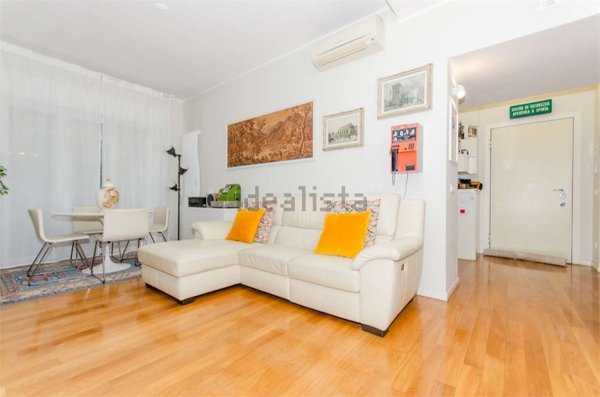 appartamento in vendita a Milano in zona Lorenteggio