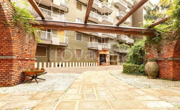 appartamento in vendita a Milano in zona Vigentino